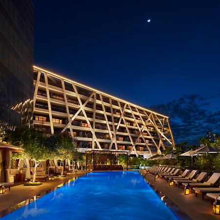 The Abu Dhabi Edition Eksteriør bilde The hotel's pool