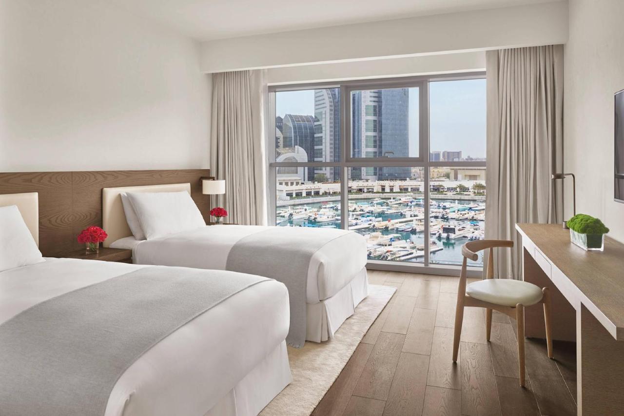 The Abu Dhabi Edition Eksteriør bilde A guest room at the hotel