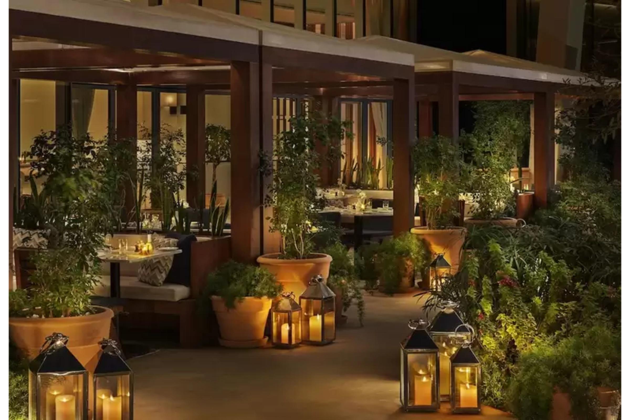 The Abu Dhabi Edition Eksteriør bilde The Terrace at the Four Seasons Hotel