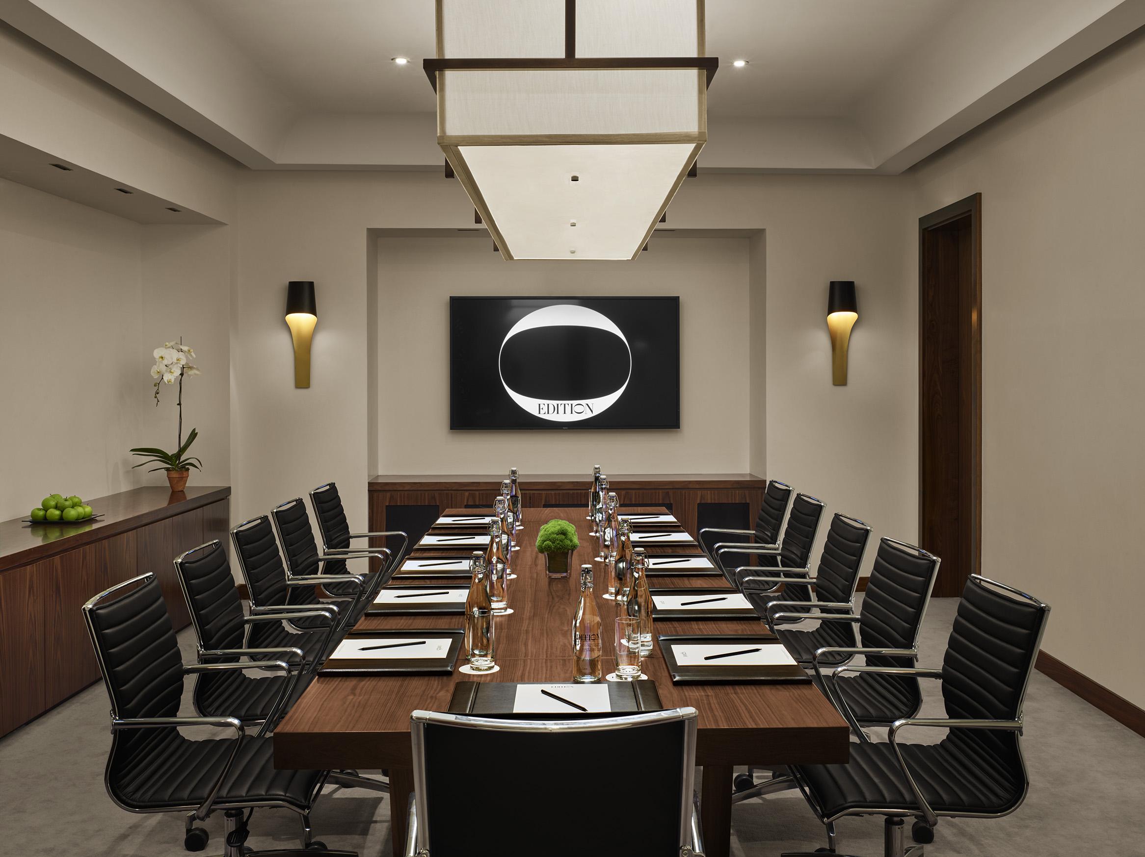 The Abu Dhabi Edition Eksteriør bilde Boardroom