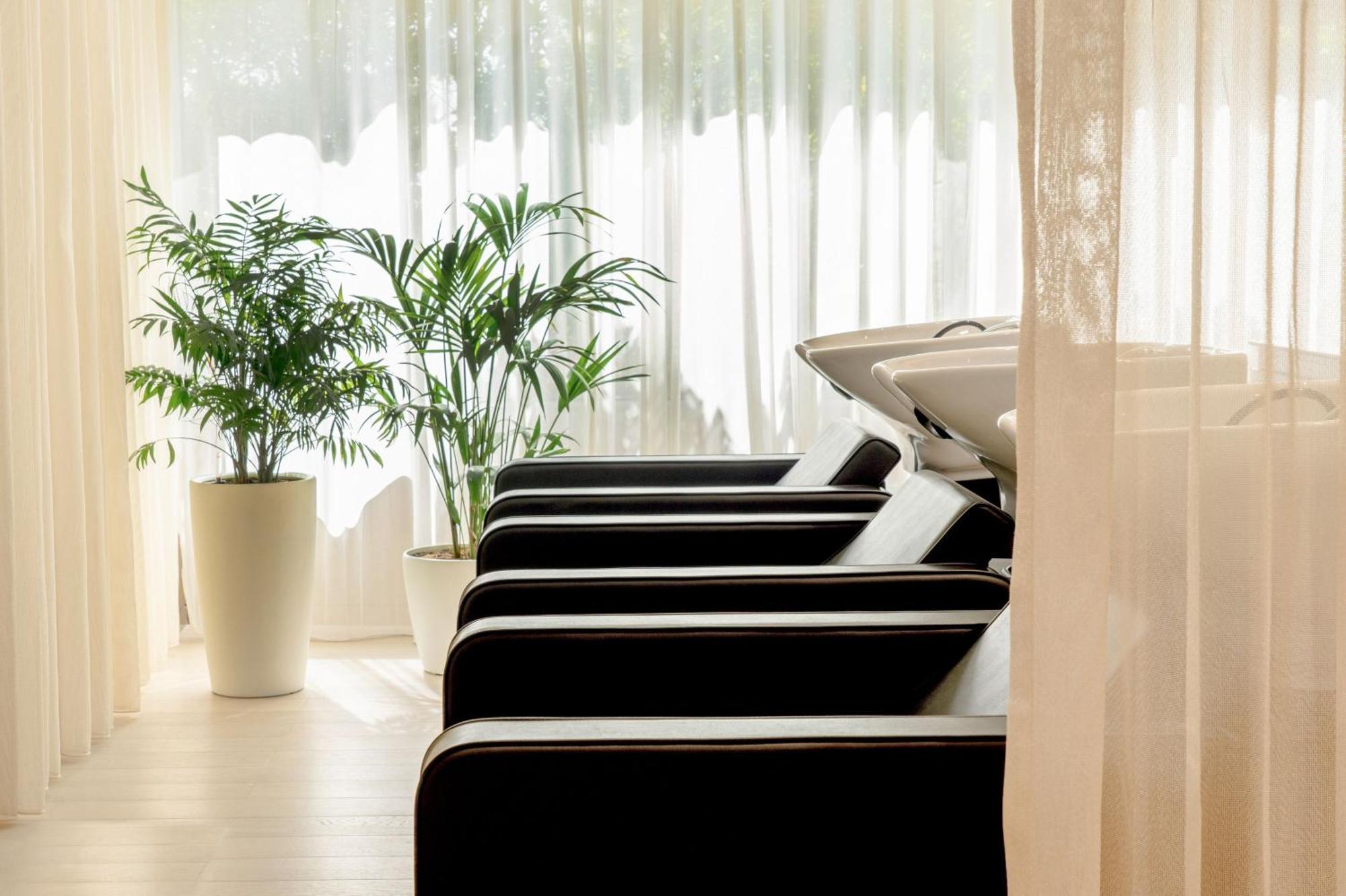 The Abu Dhabi Edition Eksteriør bilde A hair salon