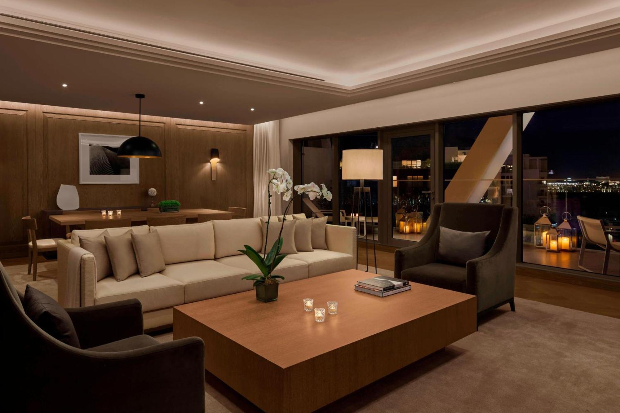 The Abu Dhabi Edition Eksteriør bilde The living room of a suite at the Mandarin Oriental, Bangkok