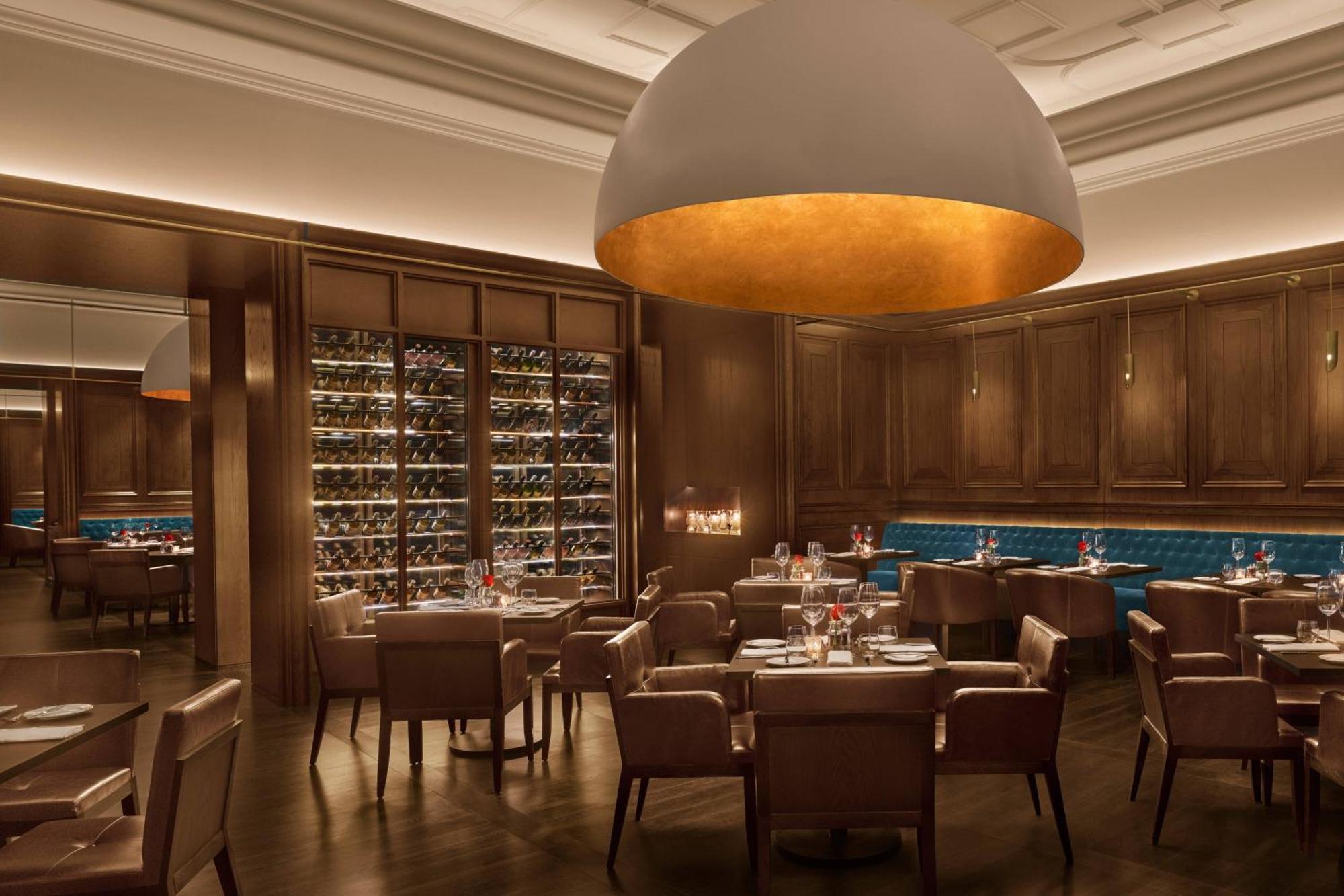 The Abu Dhabi Edition Eksteriør bilde The interior of the restaurant