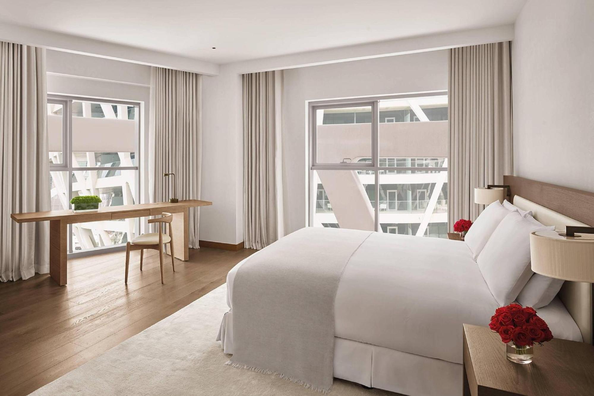 The Abu Dhabi Edition Eksteriør bilde A bedroom at The London West Hollywood