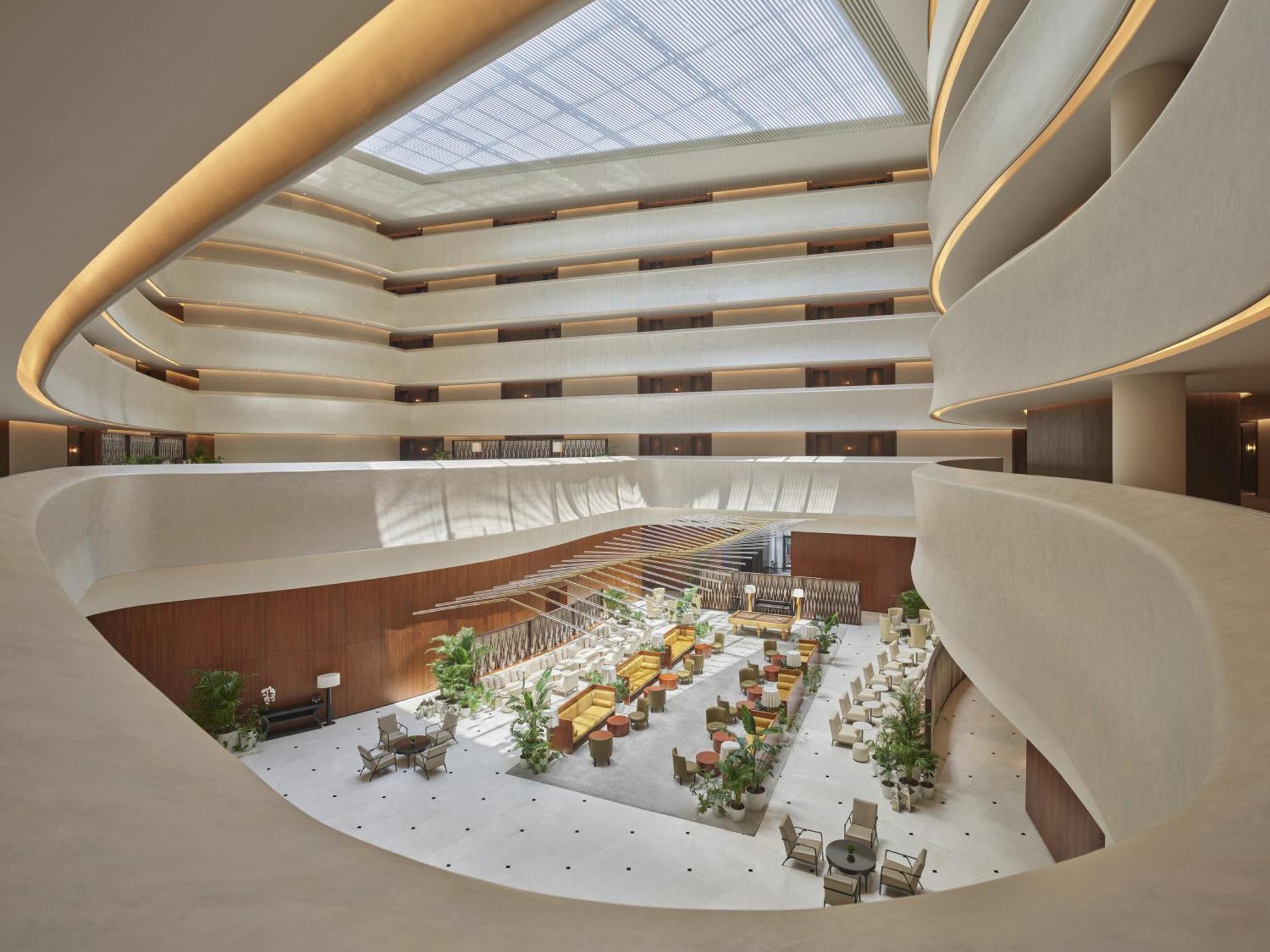 The Abu Dhabi Edition Eksteriør bilde The hotel's atrium